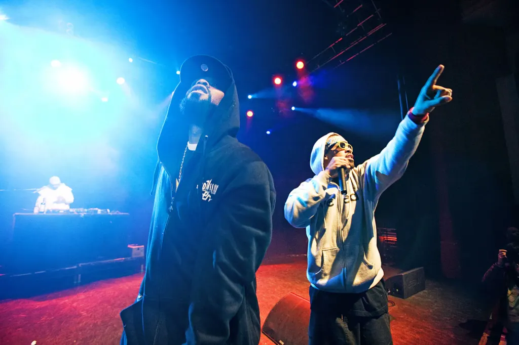 Method Man + Redman — event, music and portrait photograph in Shepherd’s Bush, London, UK, frame 9 of 14.